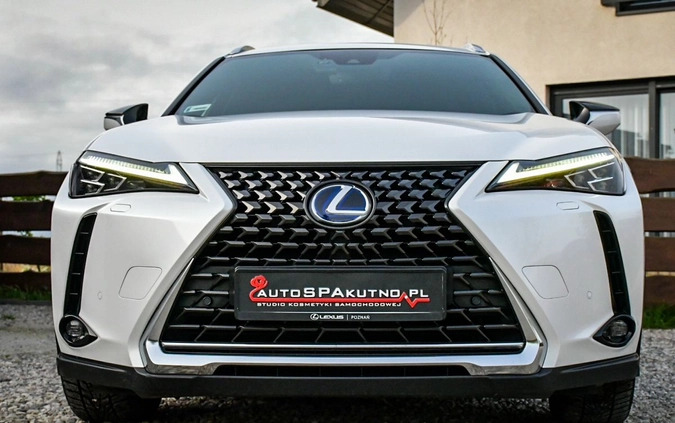 Lexus UX cena 139000 przebieg: 99000, rok produkcji 2019 z Kutno małe 154